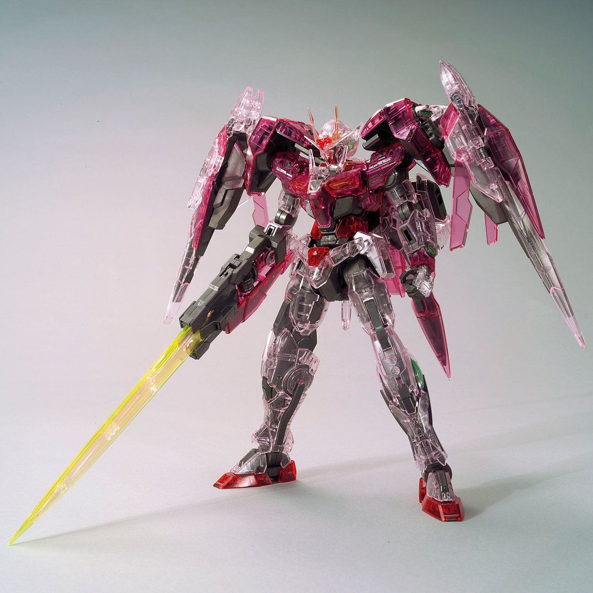 ロボット BANDAI MG TRANS-AM RAISER 1/100 P-Bandai MG 1/100 Gundam 00 GN-0000 + GNR-010 TRANS-AM