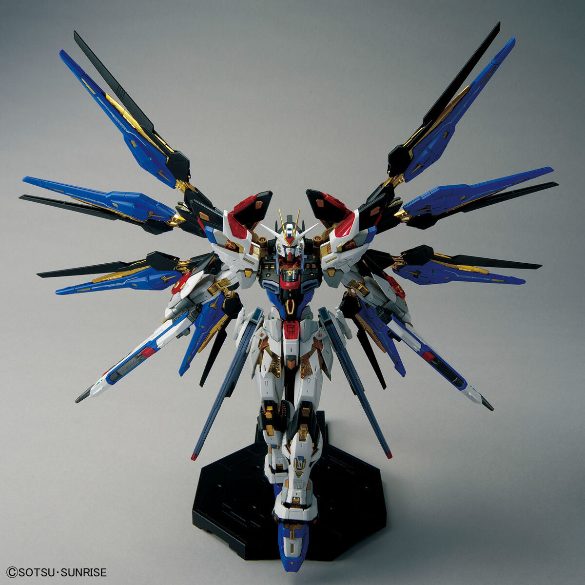 MGEX 1/100 Strike Freedom Gundam (May & June Ship Date)