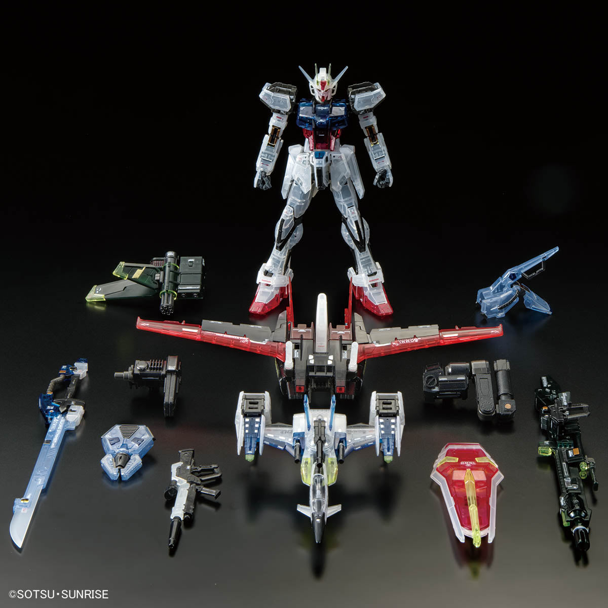 RG 1/144 Gundam Base Limited Aile Strike Gundam + Skygrasper + Sword / Launcher [Clear Color]