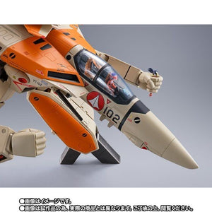 DX Chogokin VF-1D Valkyrie & Fan Racer (August & September Ship Date)
