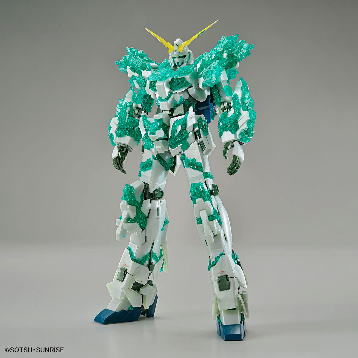 MG 1/100 Gundam Base Limited Unicorn Gundam [Luminous Crystal Body]
