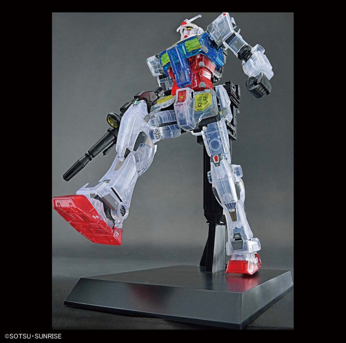 1/100 RX-78F00 Gundam (Clear Color)
